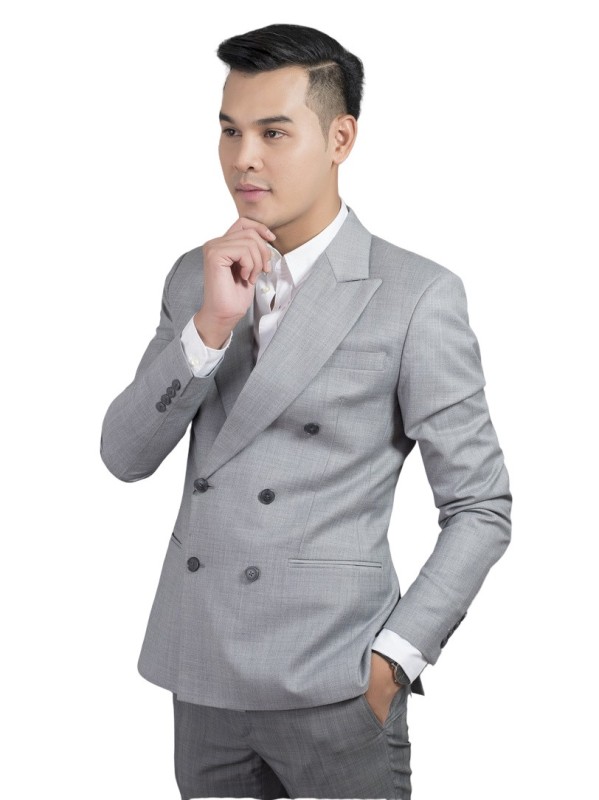 Jasnoszary dwurzędowy garnitur męski CORATO szyty na miarę- Wełna Super110's