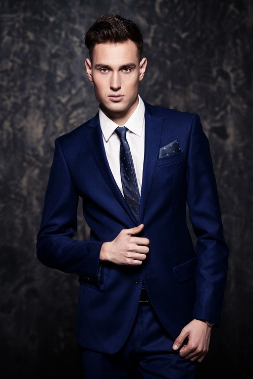 Granatowy garnitur MEDIOLAN szyty na miarę